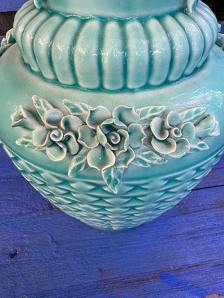 JARRÓN ESMALTADO DE MANISES.