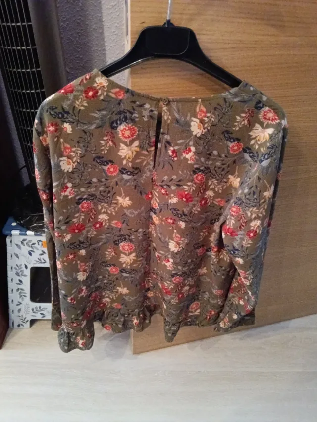 Blusa COASTAL floral verde militar Talla XL