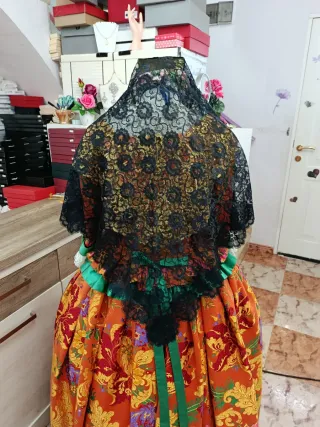 Mantilla de fallera a estrenar