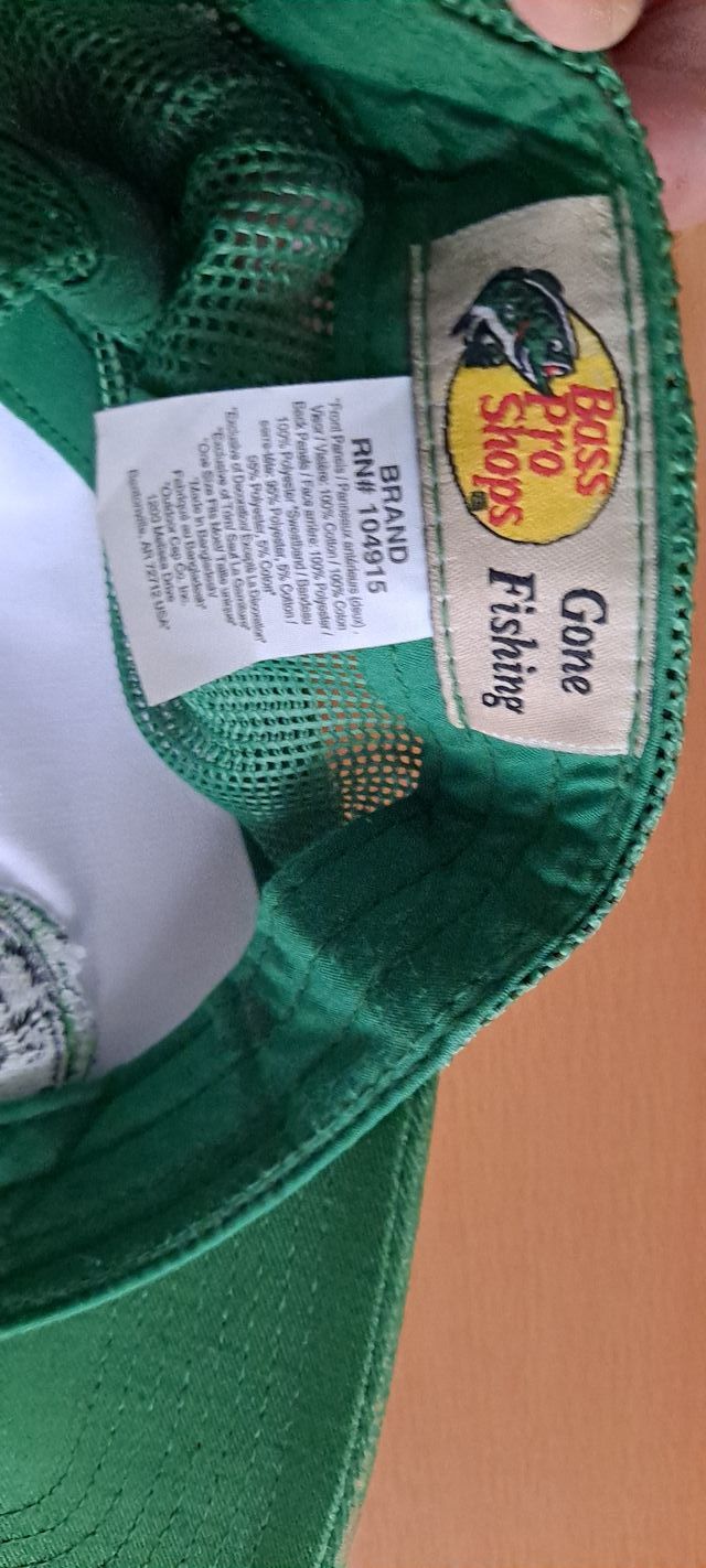 Gorra Bass Pro Shops + gorra Dolce Gabbana