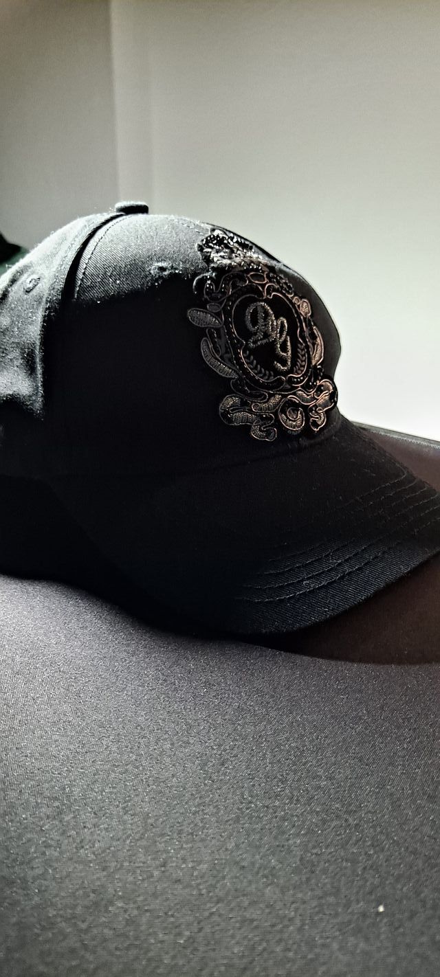 Gorra Bass Pro Shops + gorra Dolce Gabbana