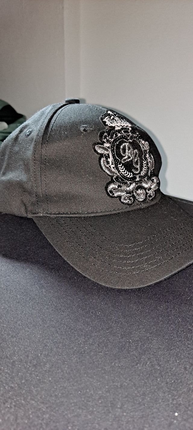 Gorra Bass Pro Shops + gorra Dolce Gabbana