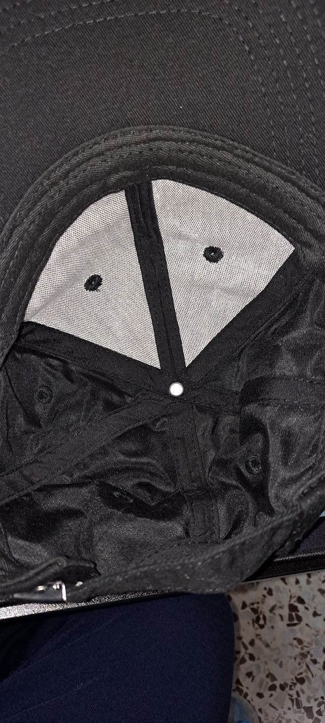 Gorra Bass Pro Shops + gorra Dolce Gabbana