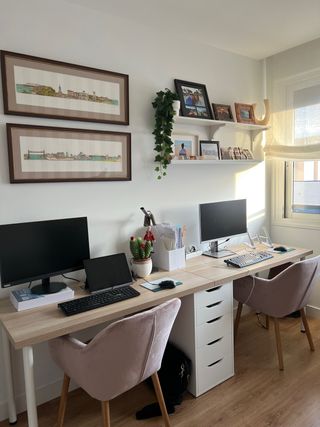 Scrivania Ikea in legno e bianco