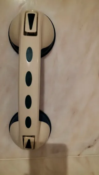 Agarrador con ventosa para baño