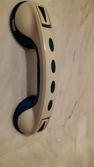 Agarrador con ventosa para baño