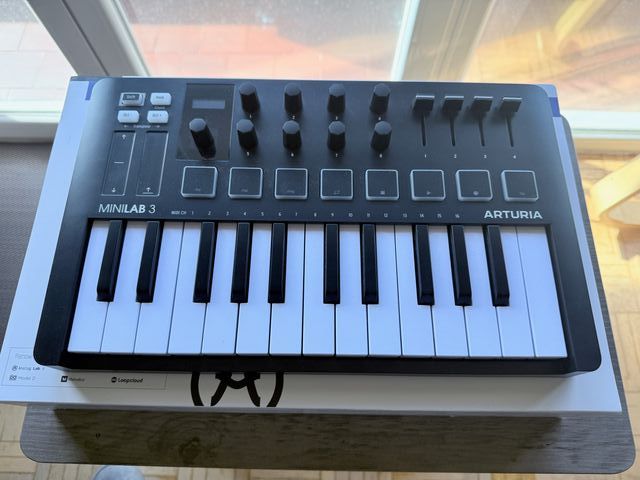 Arturia MiniLab 3 MK3 - Nueva con Garantia