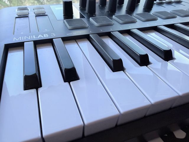 Arturia MiniLab 3 MK3 - Nueva con Garantia