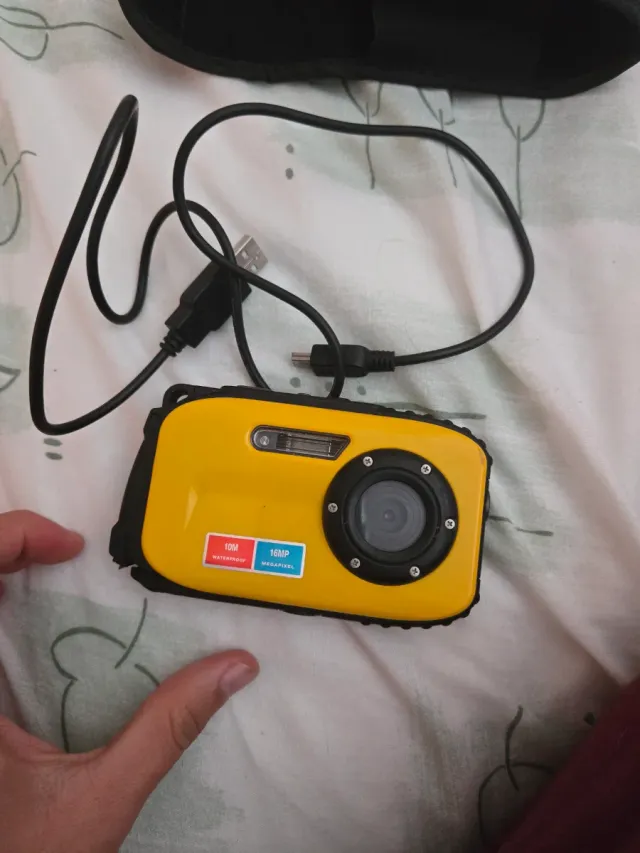 Cámara Acuática Sumergible Amarilla