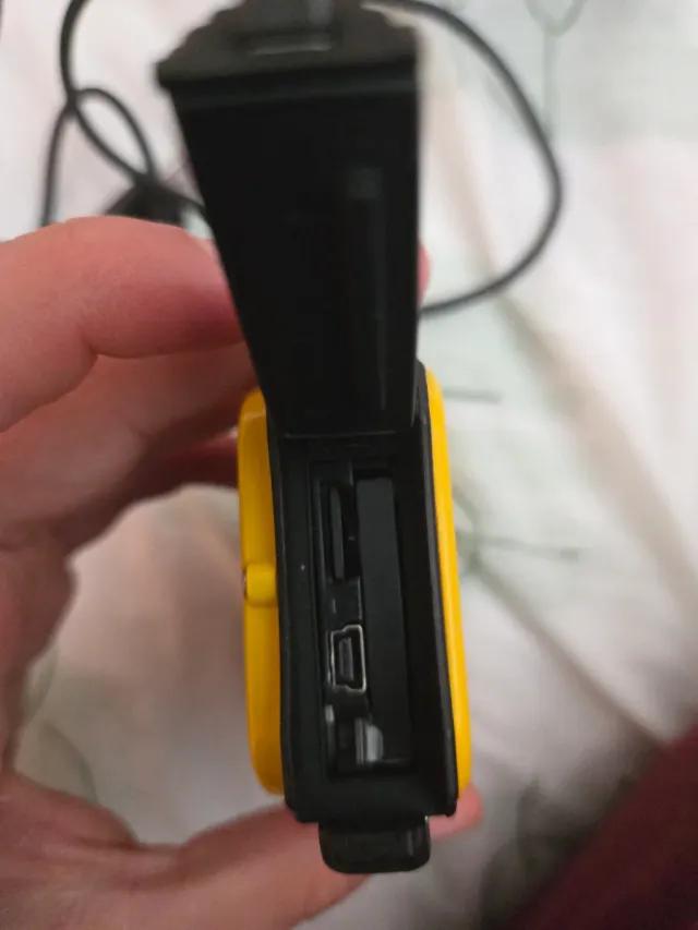 Cámara Acuática Sumergible Amarilla