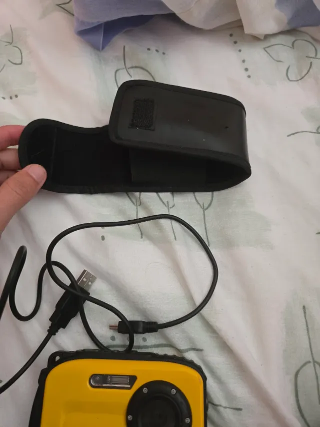 Cámara Acuática Sumergible Amarilla