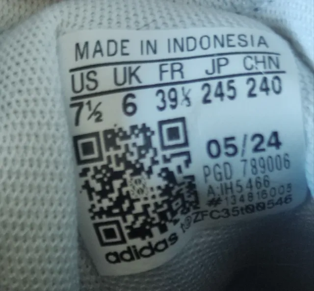 Zapatillas Adidas Negras y Blancas Talla 42