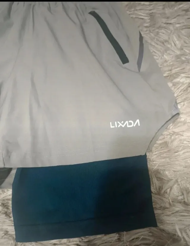 Pantalón corto deportivo hombre de Luxada. Talla S