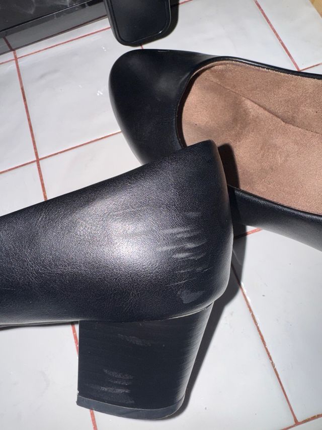 Zapatos de tacón bajos negros