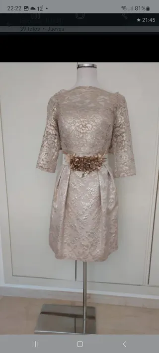 Vestido fiesta beige/dorado con cinturón flores