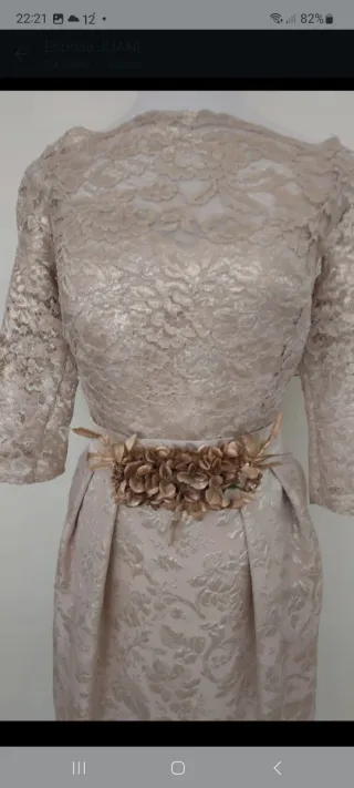 Vestido fiesta beige/dorado con cinturón flores