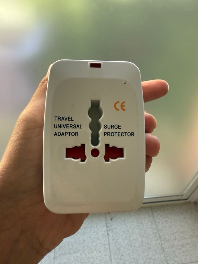 Adaptador de viaje USB 100-240V