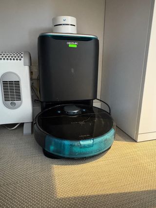 Robot Aspirador Cecotec Conga 9090IA y base auto