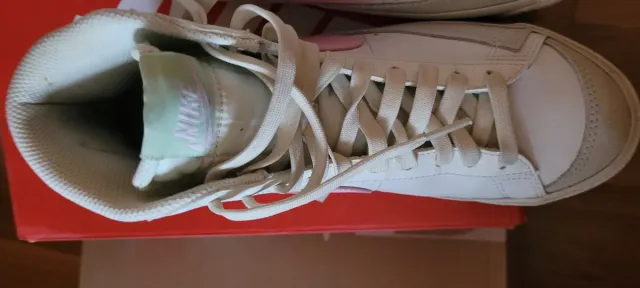 Nike Blazer Mid '77 Zapatillas Blancas Rosas