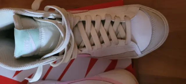 Nike Blazer Mid '77 Zapatillas Blancas Rosas