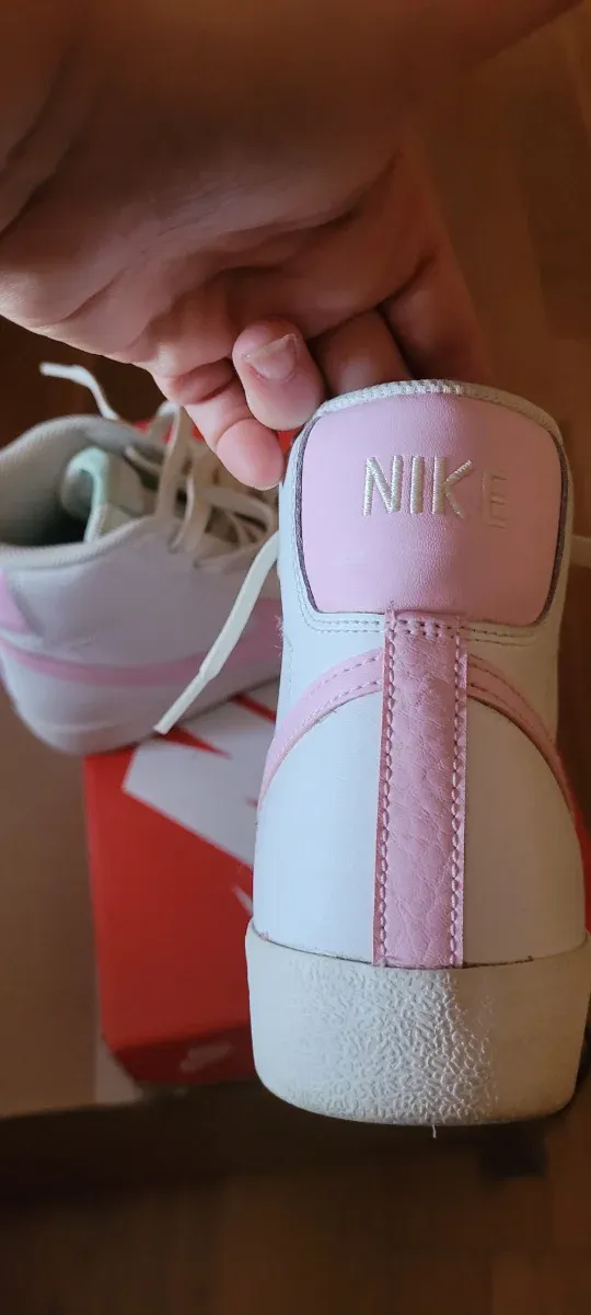 Nike Blazer Mid '77 Zapatillas Blancas Rosas