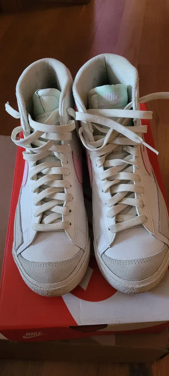 Nike Blazer Mid '77 Zapatillas Blancas Rosas