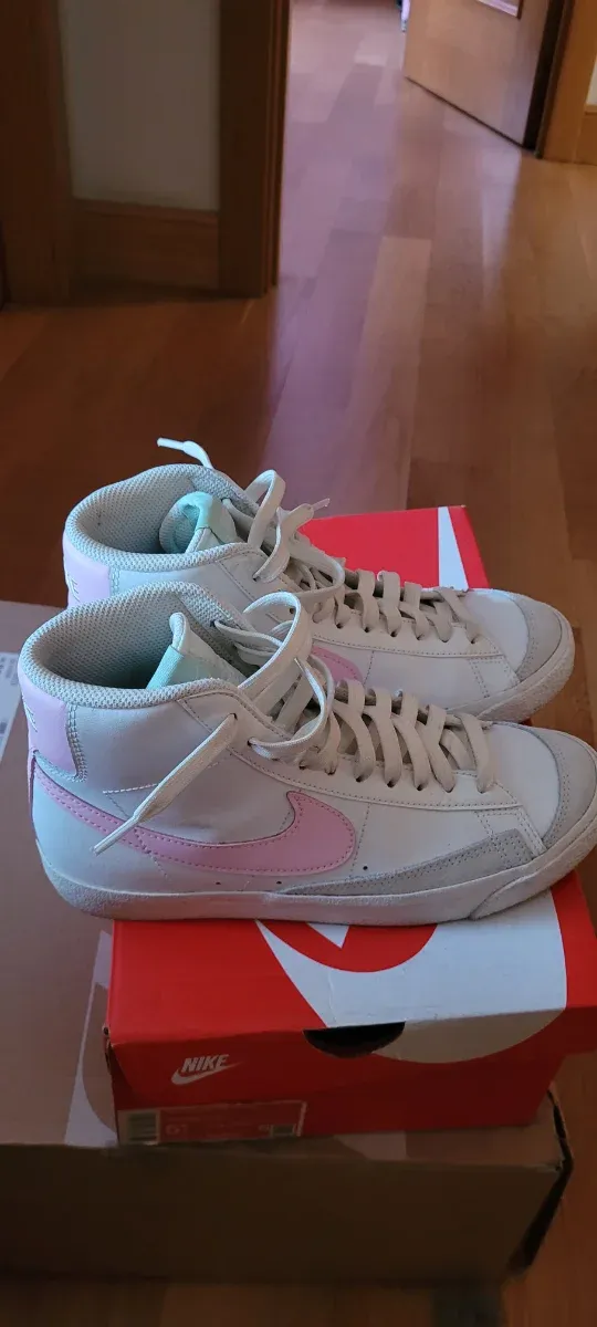 Nike Blazer Mid '77 Zapatillas Blancas Rosas