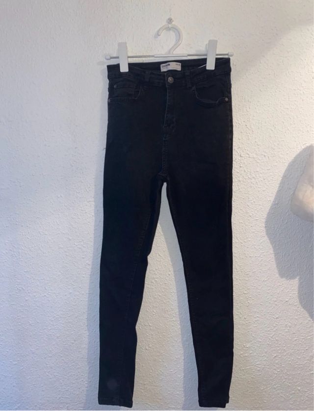 Vaqueros pitillo negros