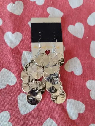 Orecchini pendenti dorati e argentati