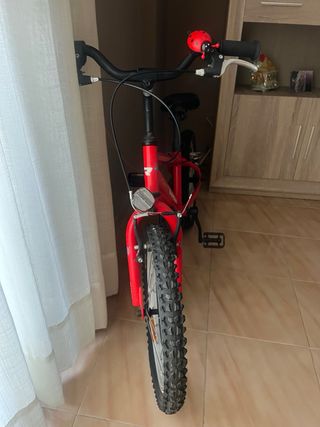 Bicicleta infantil roja 5-8 años