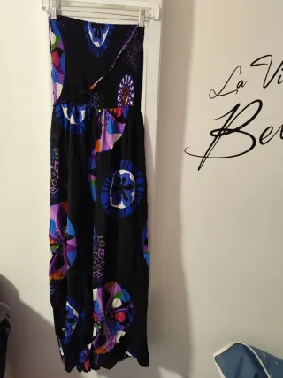 Mono de diseño desigual.