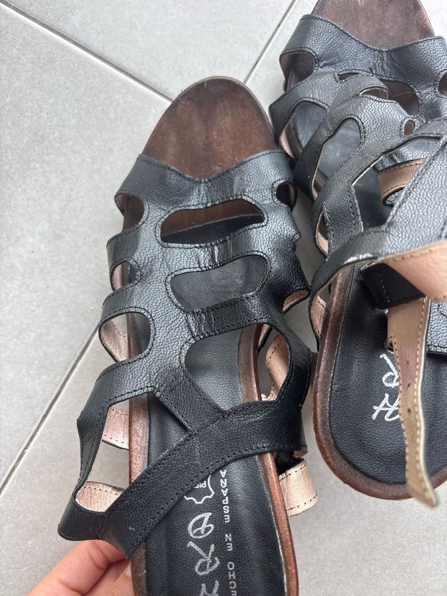 Sandalias HR Piel y madera Talla 41 Beige/Negro