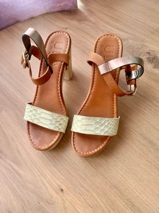 Sandalias piel tacón cocodrilo T37
