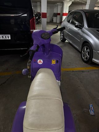 Vespa 200 IRIS Morada