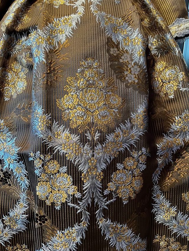 Traje de Fallera Marrón y Dorado