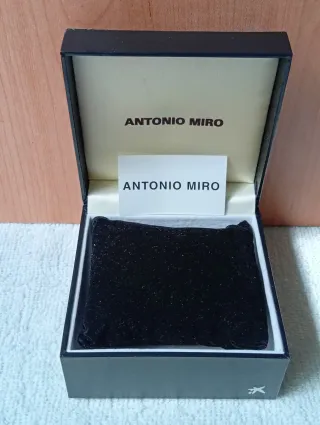Caja reloj Antonio Miro