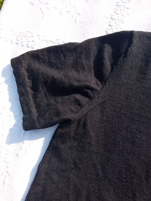 Maglietta nera a manica corta in lana vintage