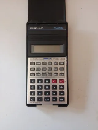 Calculadora Científica Casio fx-82L