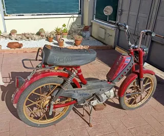 Puch X10 con documentación.