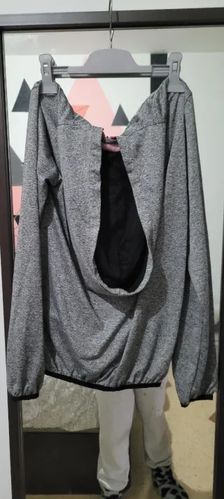 Chaqueta deportiva niña gris con cremallera