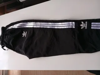 Chándal Adidas Negro con Rayas Blancas