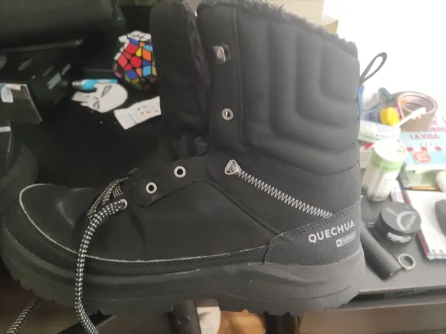 Botas negras con cordones