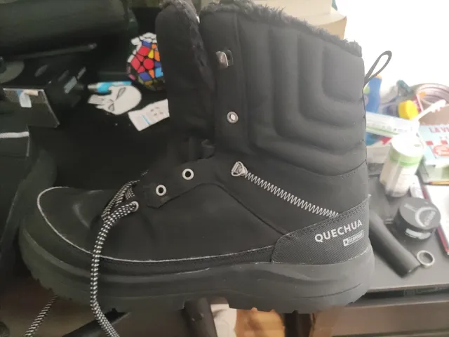 Botas negras con cordones