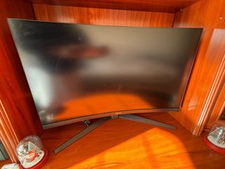 Pantalla ASUS Curva Negra