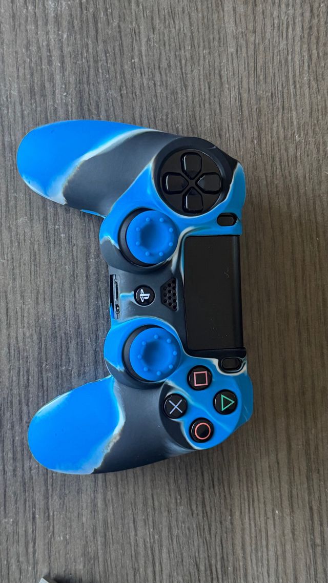 PlayStation 4 Pro 1TB Negra (PRECIO NEGOCIABLE)