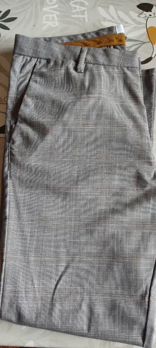 Pantalón de vestir gris y azul