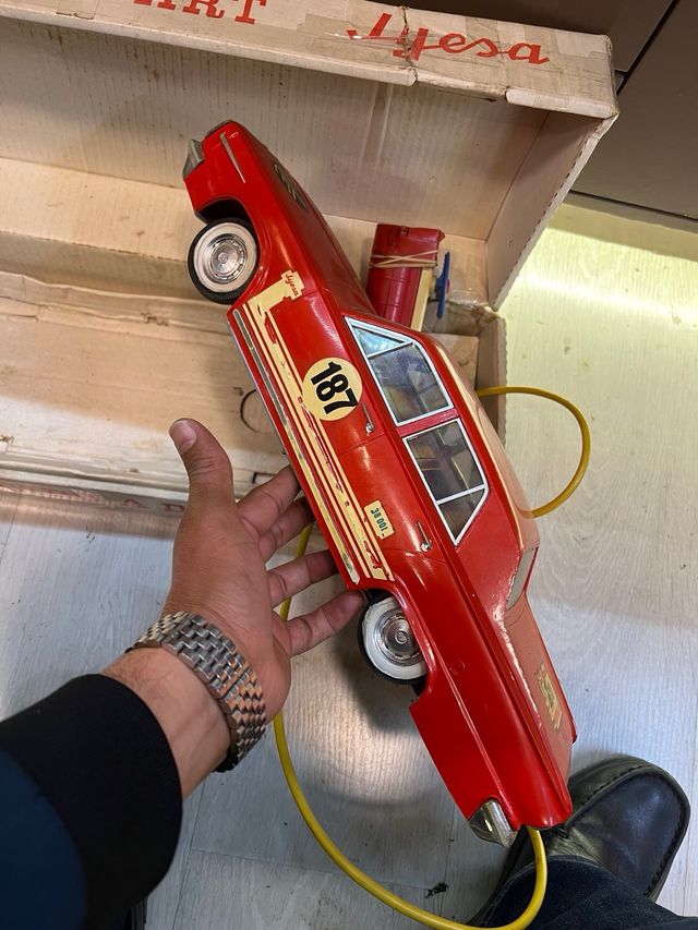 Coche de Juguete JYESA Dodge Dart a Control Remoto