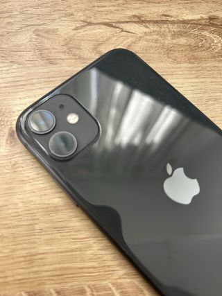 iPhone 11 128GB + 8 fundas