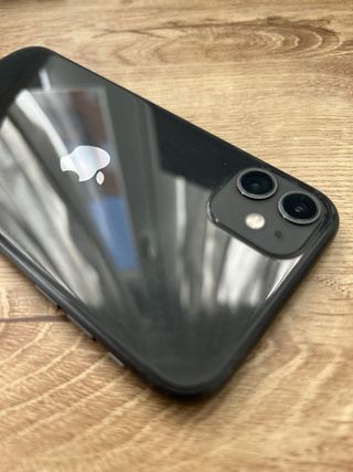 iPhone 11 128GB + 8 fundas