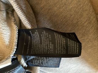 Felpa Tommy Jeans grigia con stemma ricamato